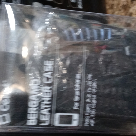 Leather phone case new in package - Picture 4 of 4